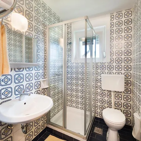 Mlinar Guest house 3*